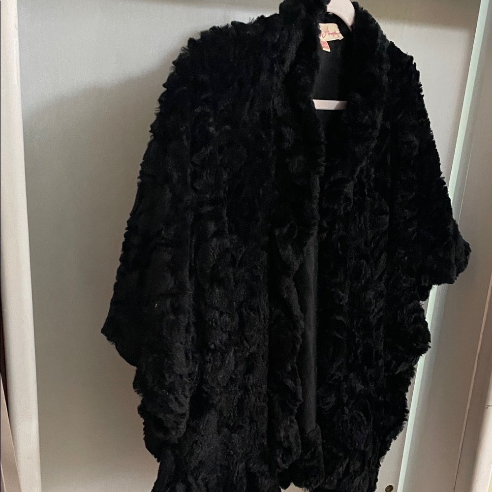 Luxurious Black Faux Fur Shawl
